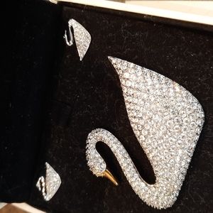SWAROVSKI BROOCH & EARING SET(unused)